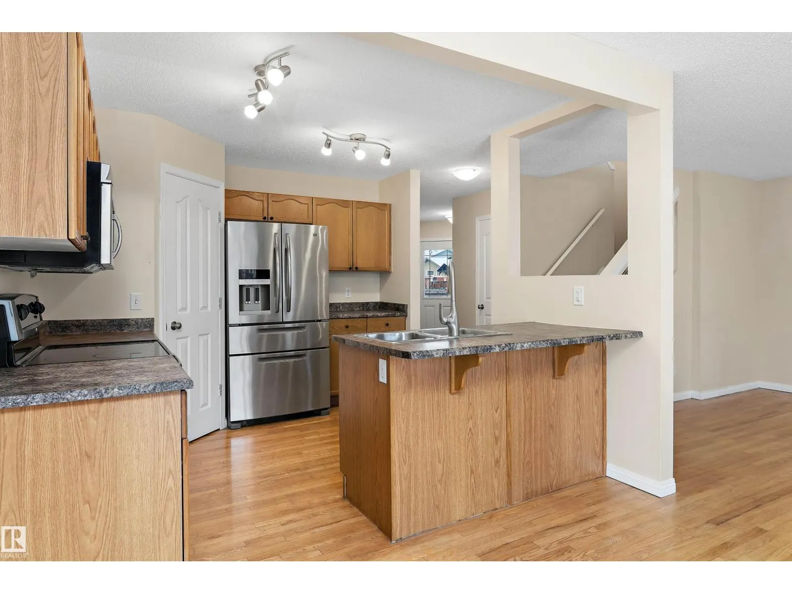 28 LEYLAND WY