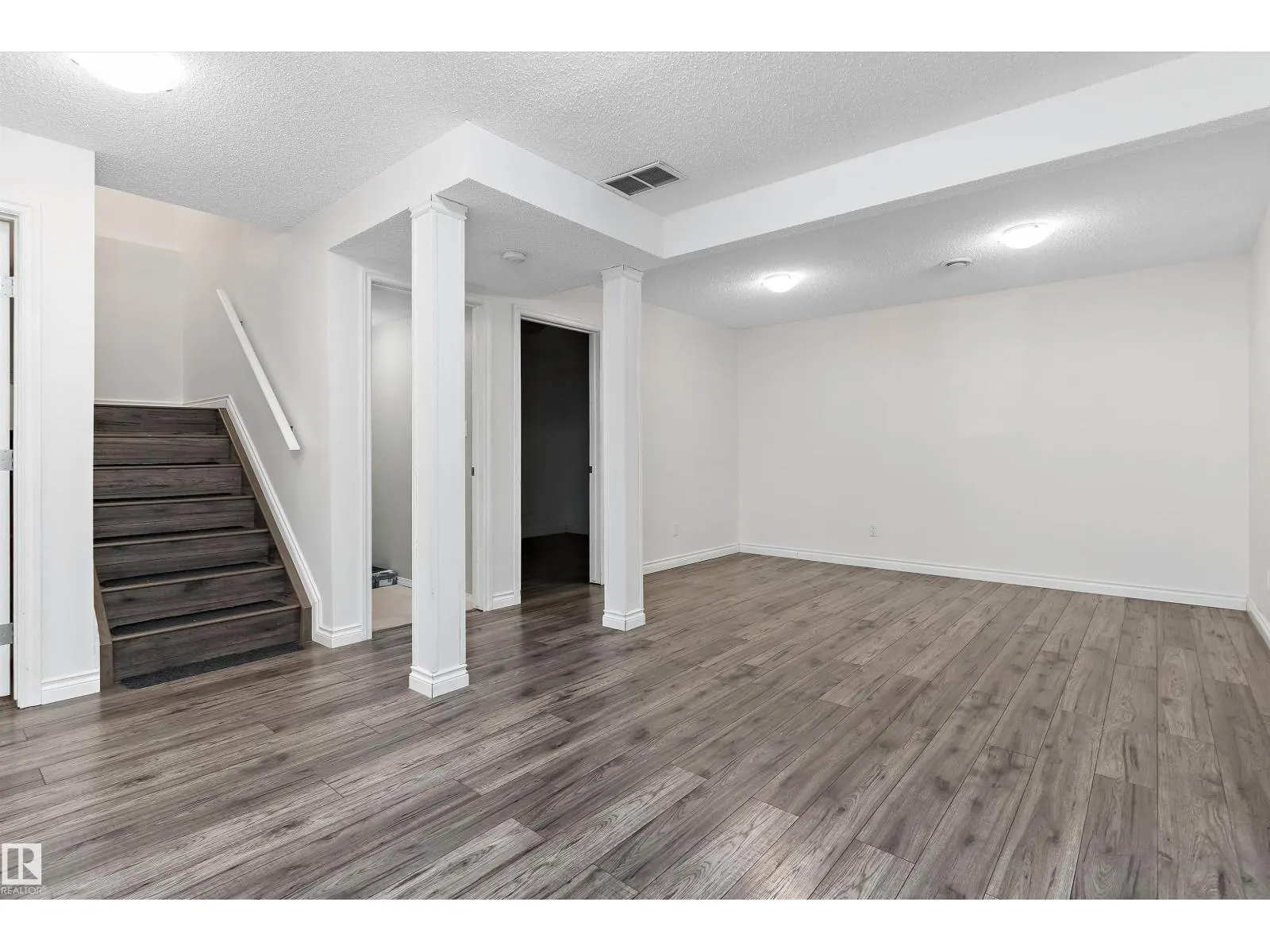 28 LEYLAND WY