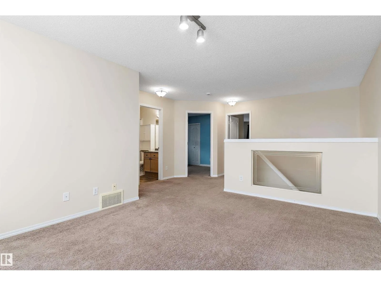 28 LEYLAND WY