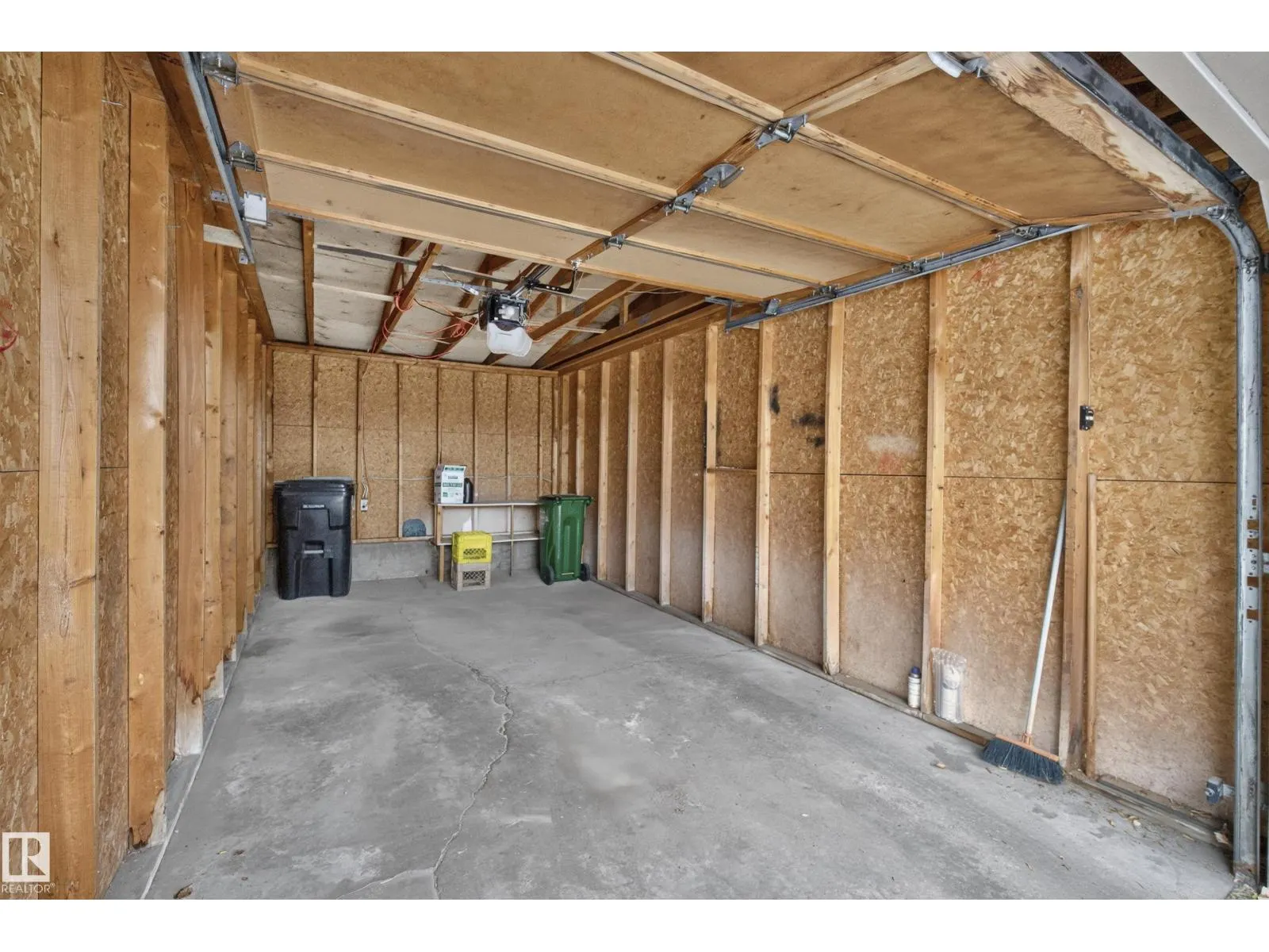 181 TUDOR LN NW