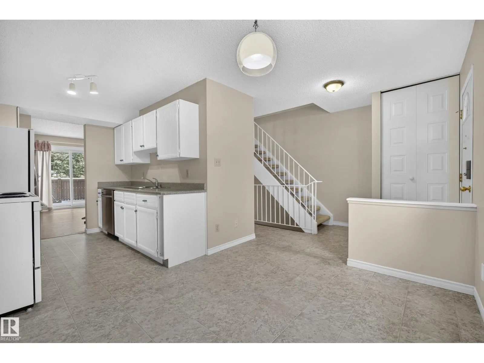 181 TUDOR LN NW