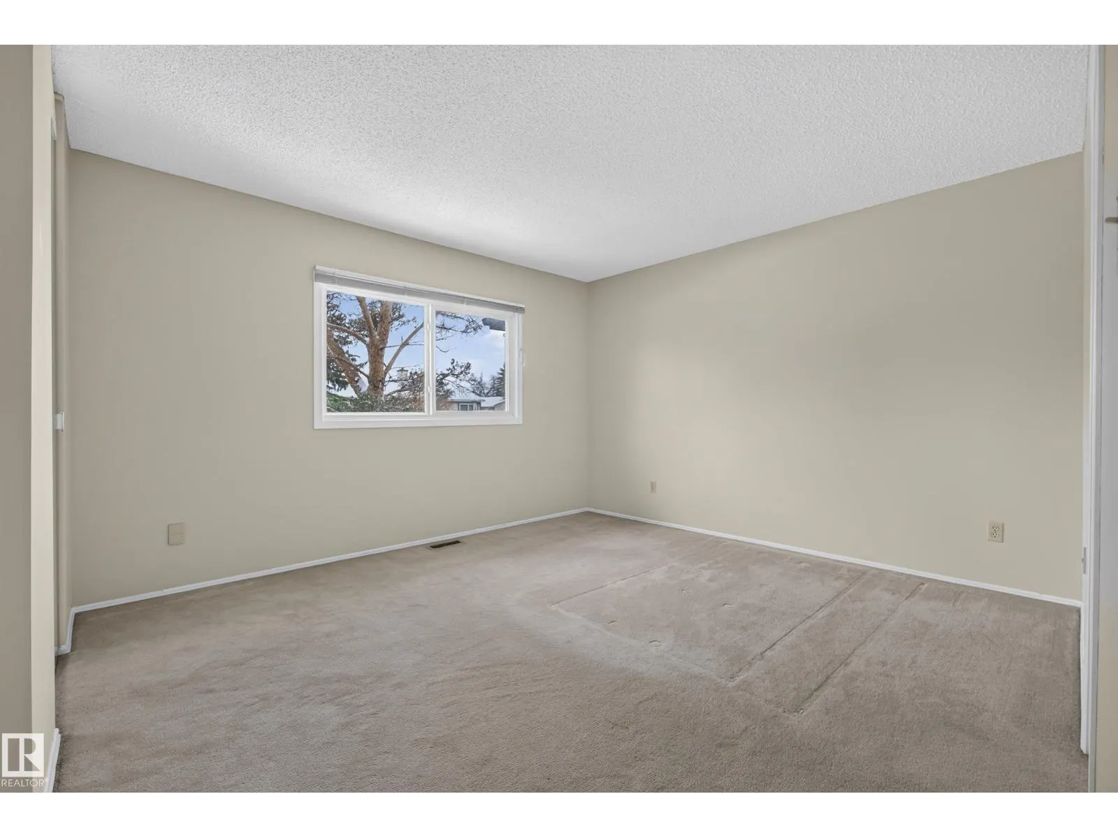 181 TUDOR LN NW