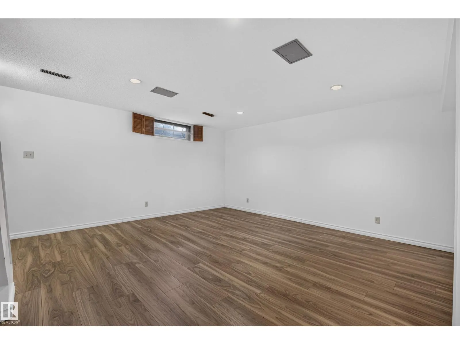 181 TUDOR LN NW