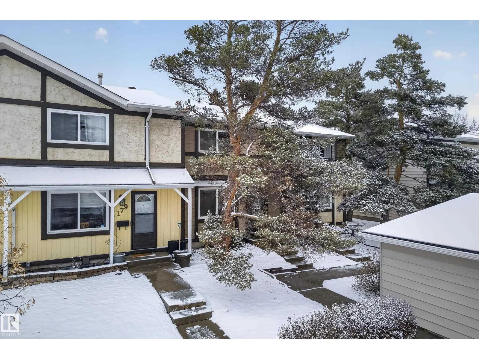 181 TUDOR LN NW