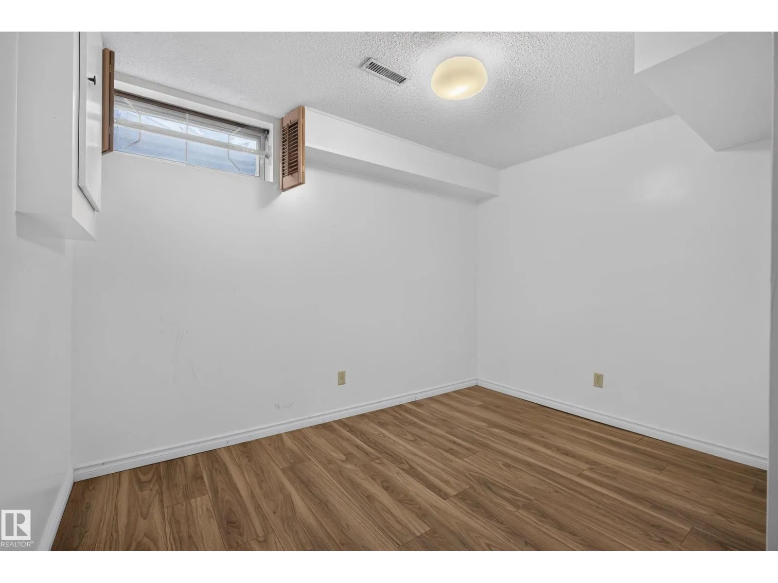 181 TUDOR LN NW