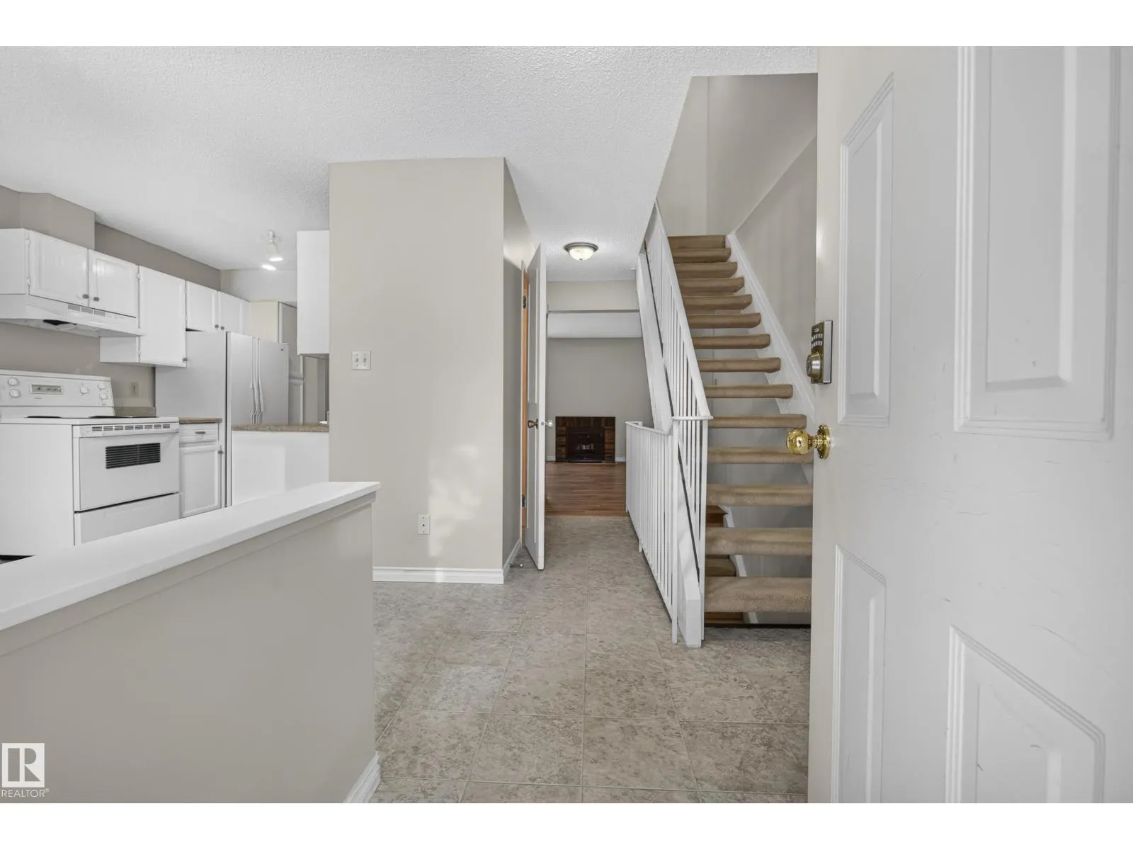 181 TUDOR LN NW