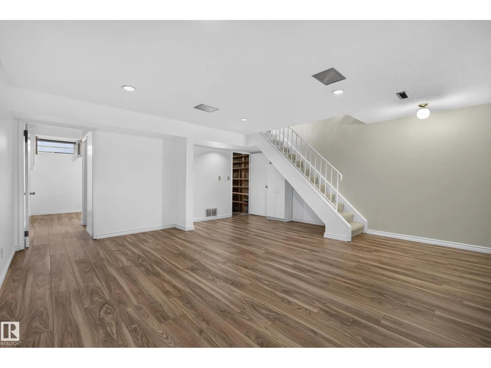 181 TUDOR LN NW