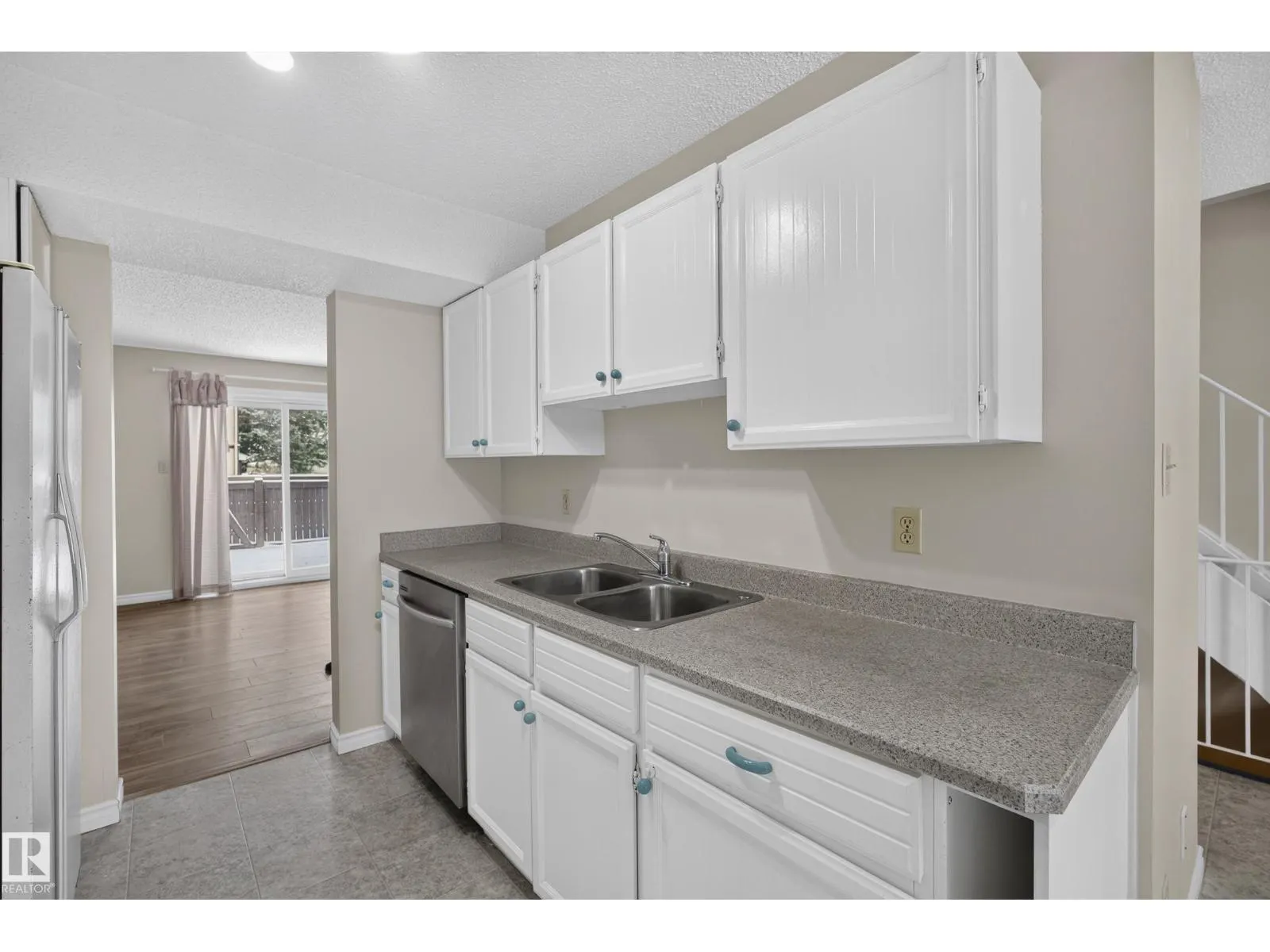 181 TUDOR LN NW