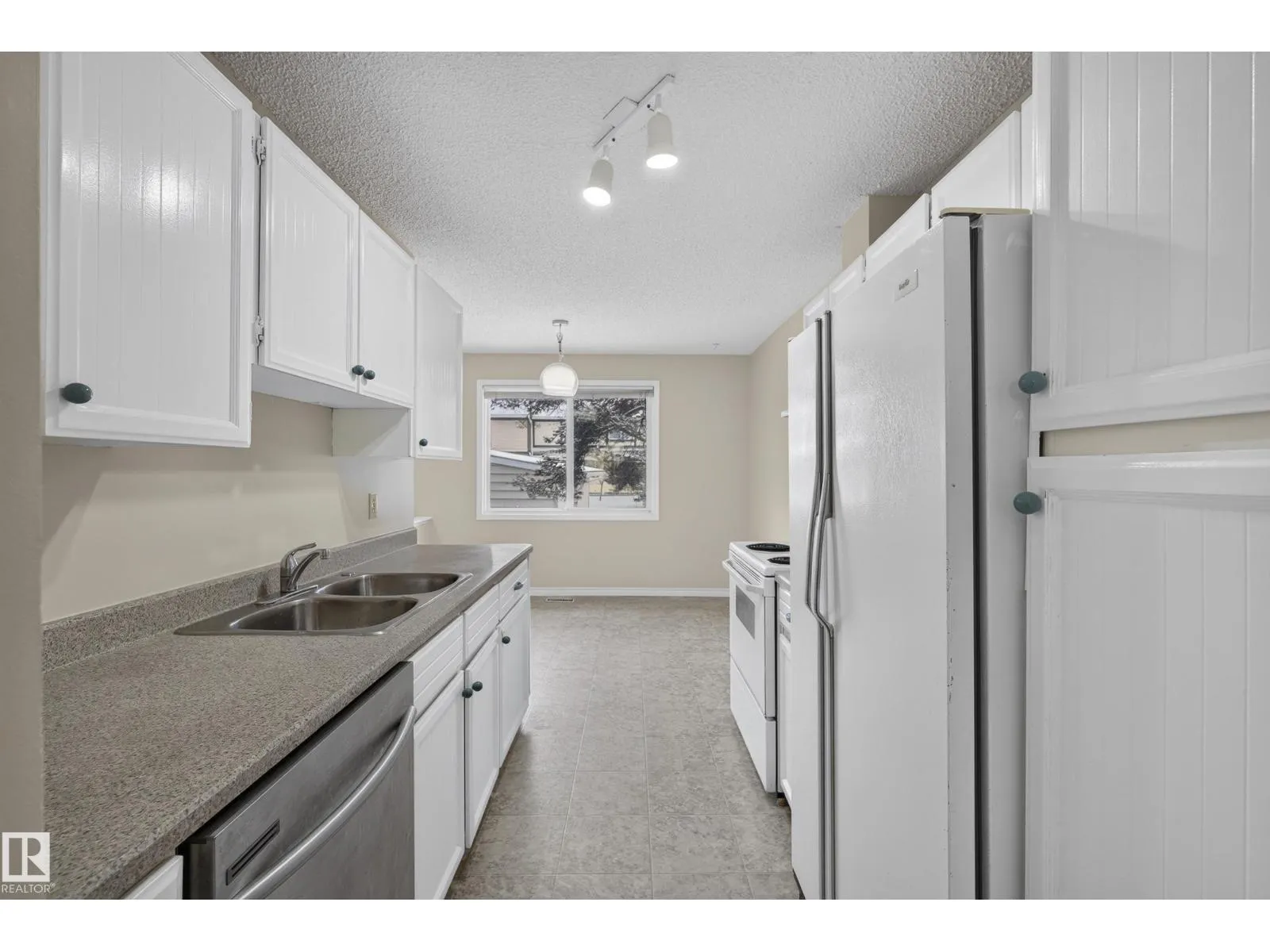 181 TUDOR LN NW