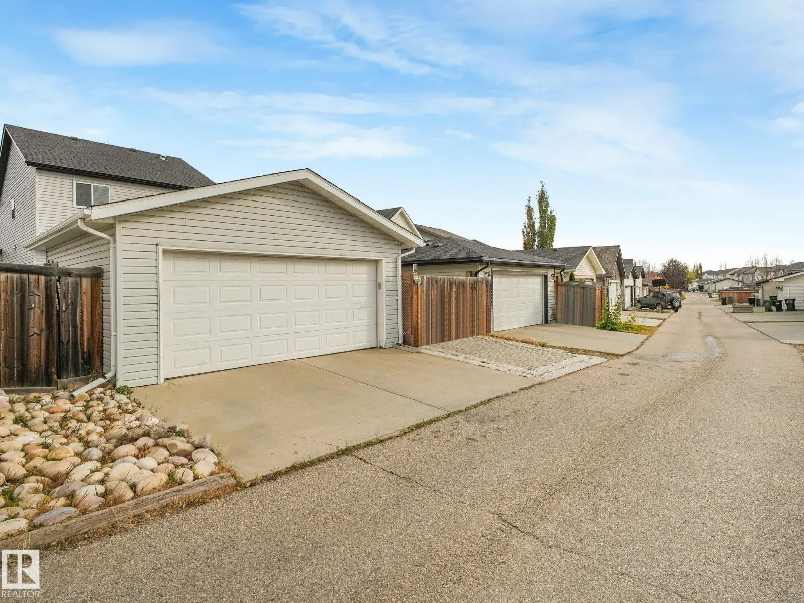 22027 97 AV NW