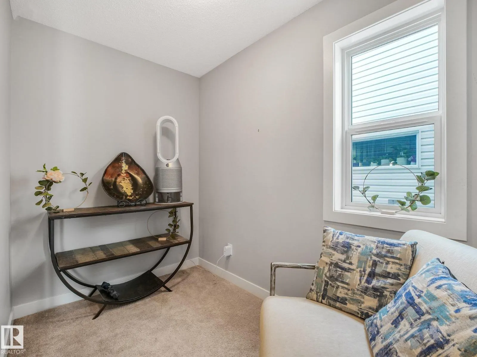 22027 97 AV NW