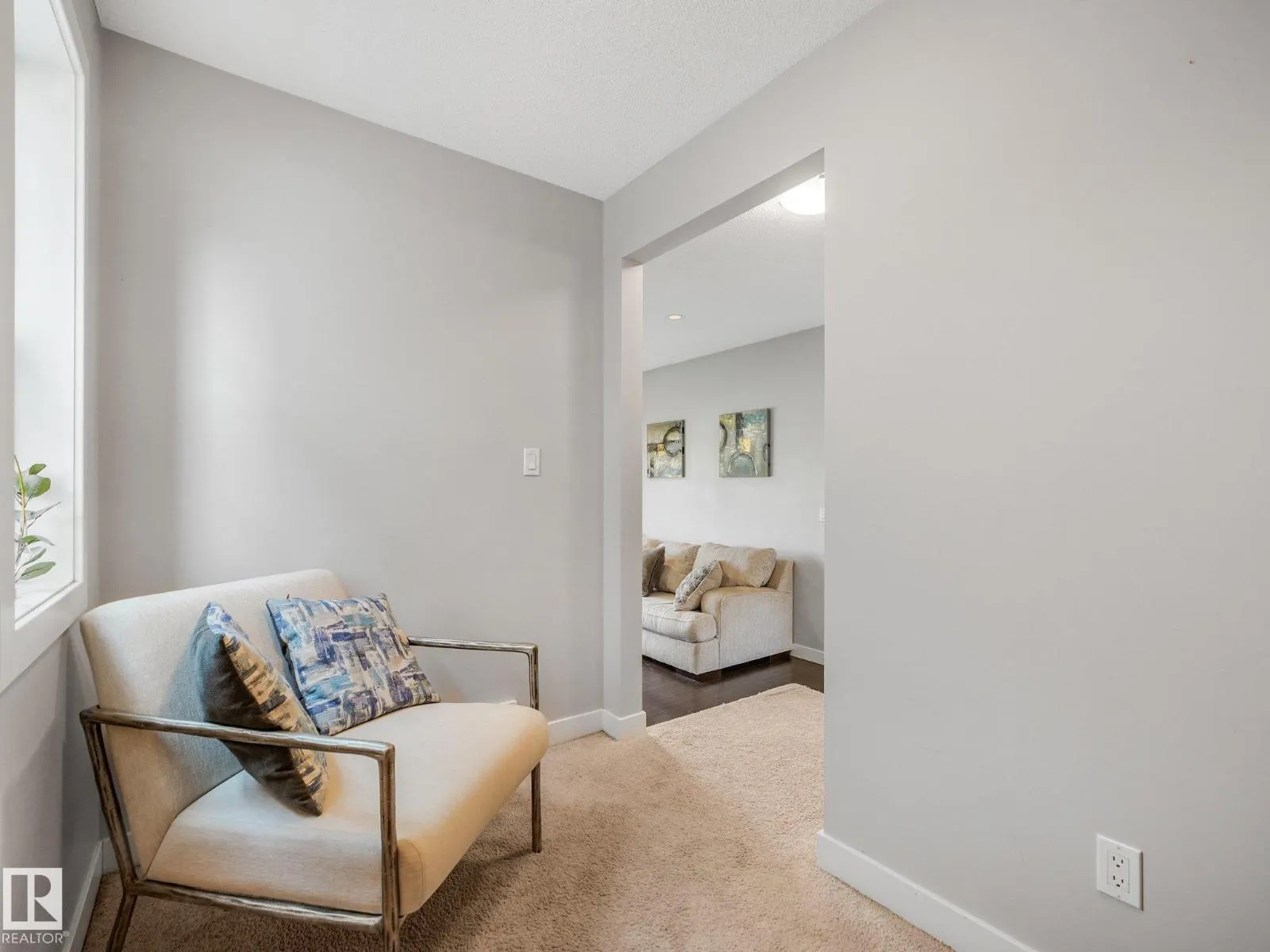 22027 97 AV NW