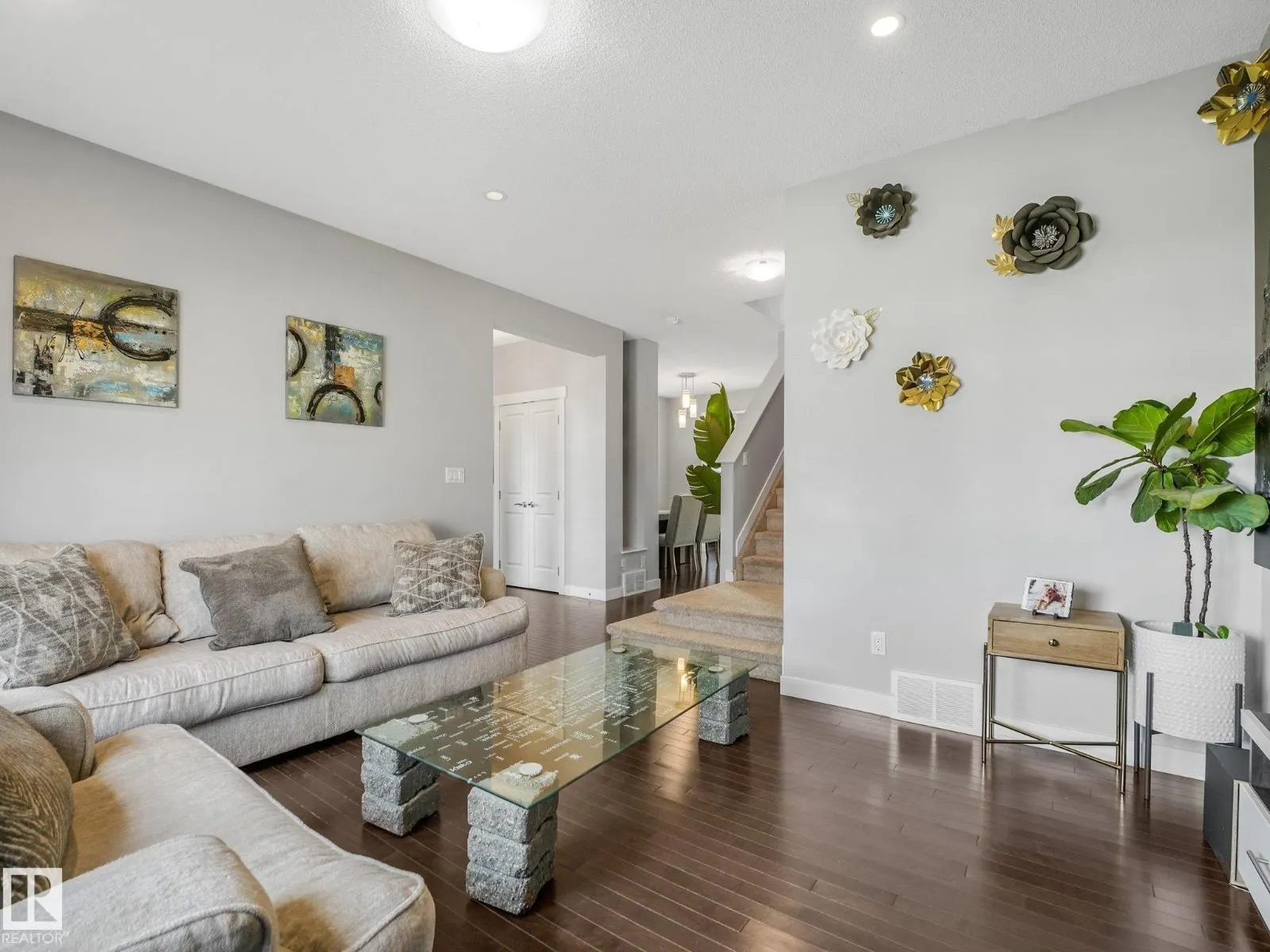 22027 97 AV NW