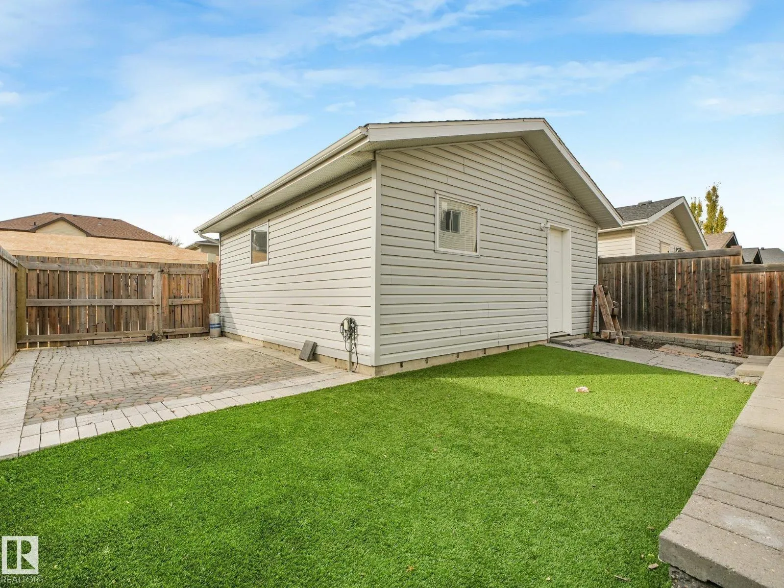 22027 97 AV NW