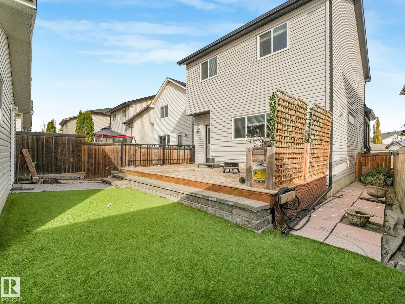 22027 97 AV NW