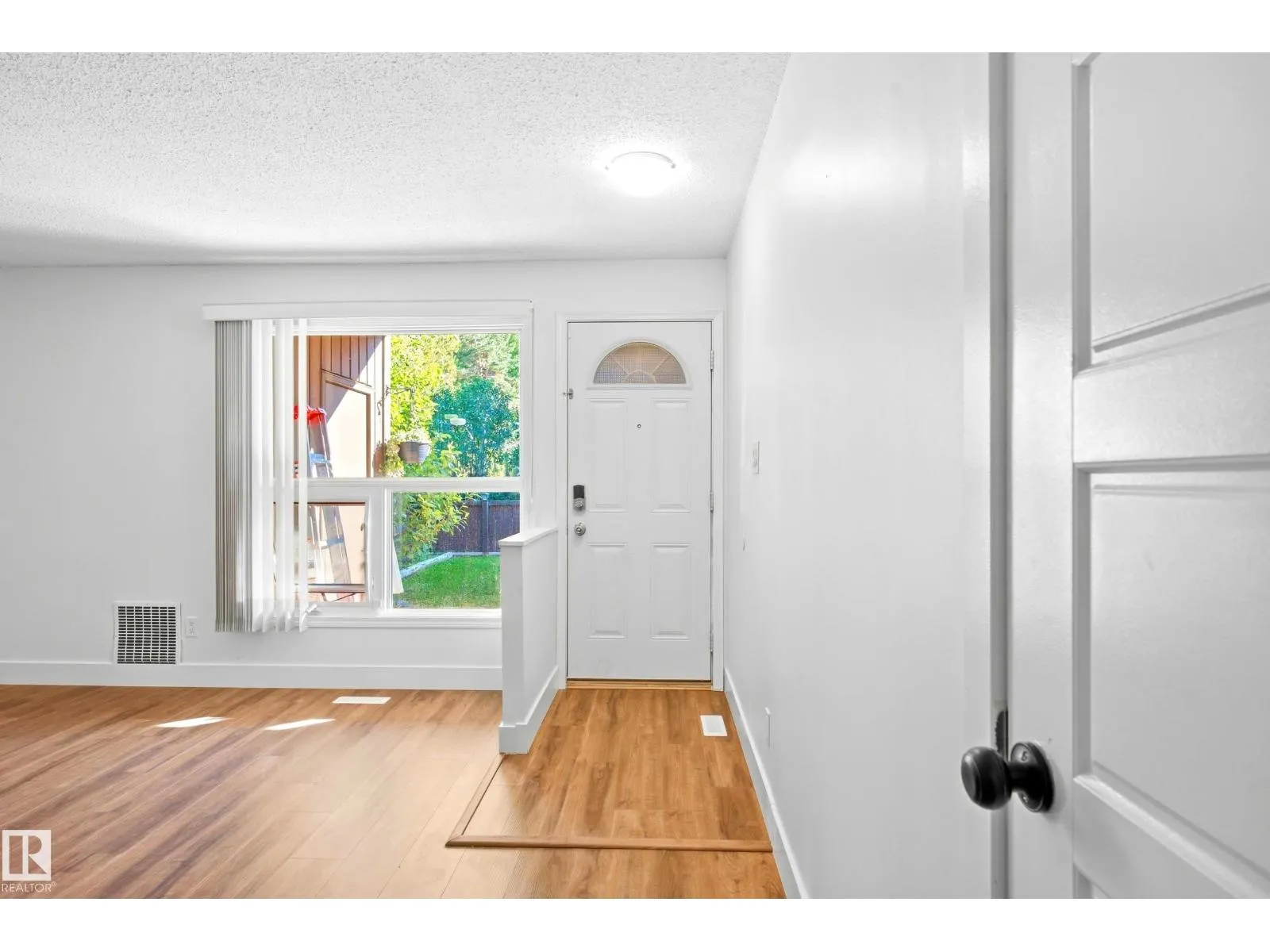 258 SURREY GD NW
