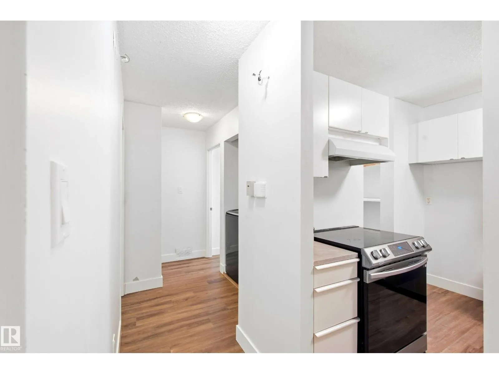 258 SURREY GD NW