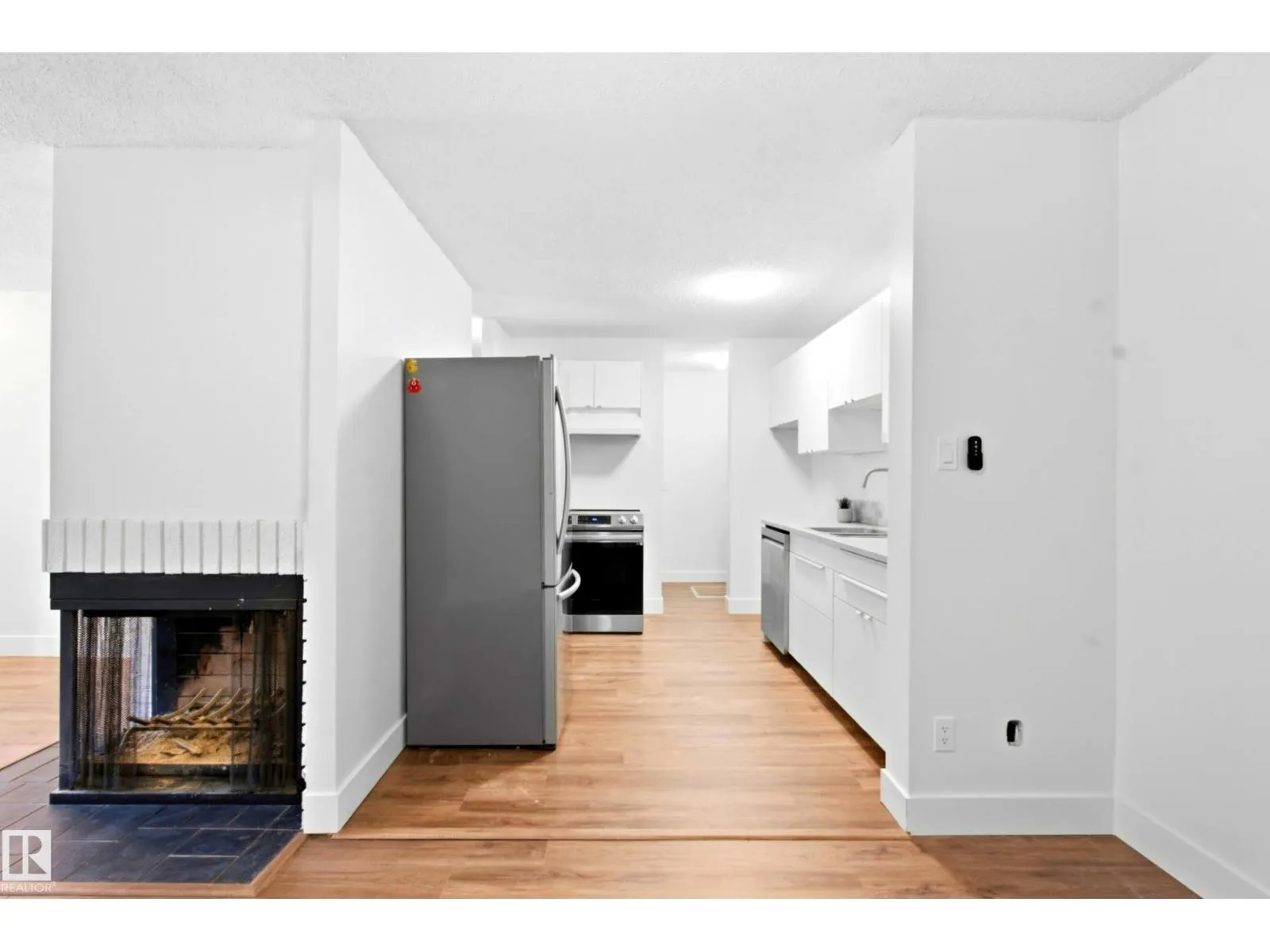 258 SURREY GD NW