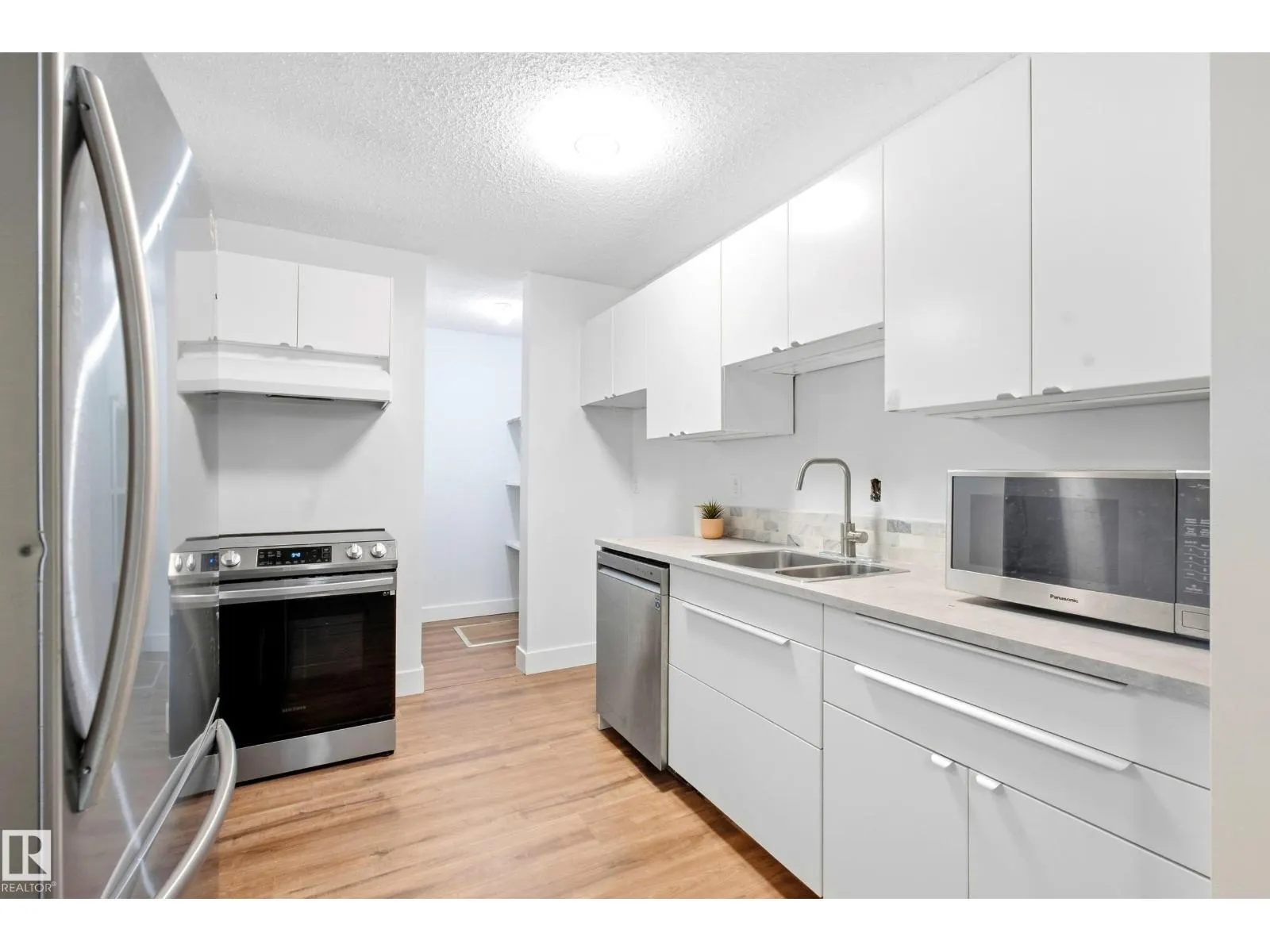 258 SURREY GD NW