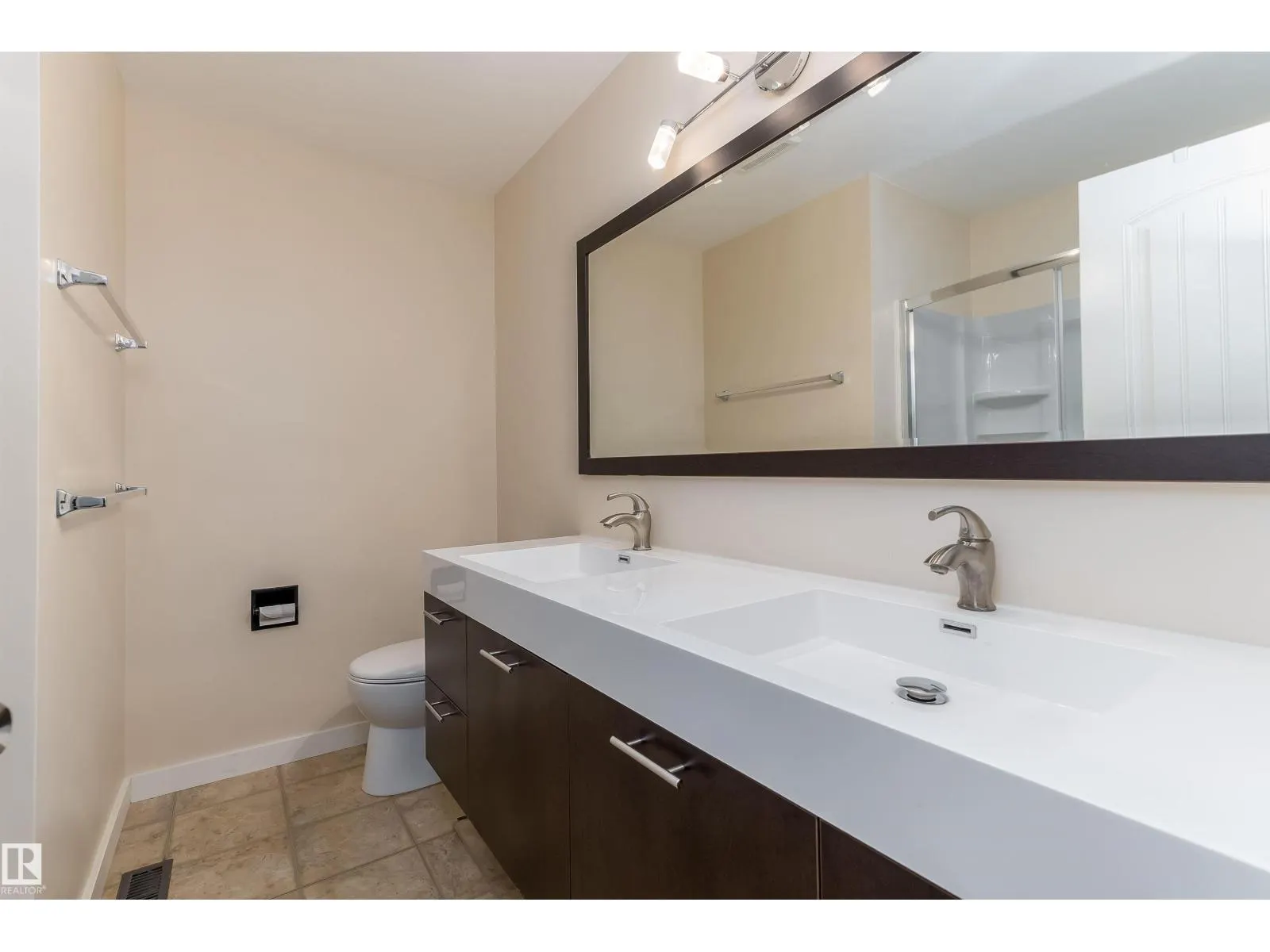 11125 19 AV NW