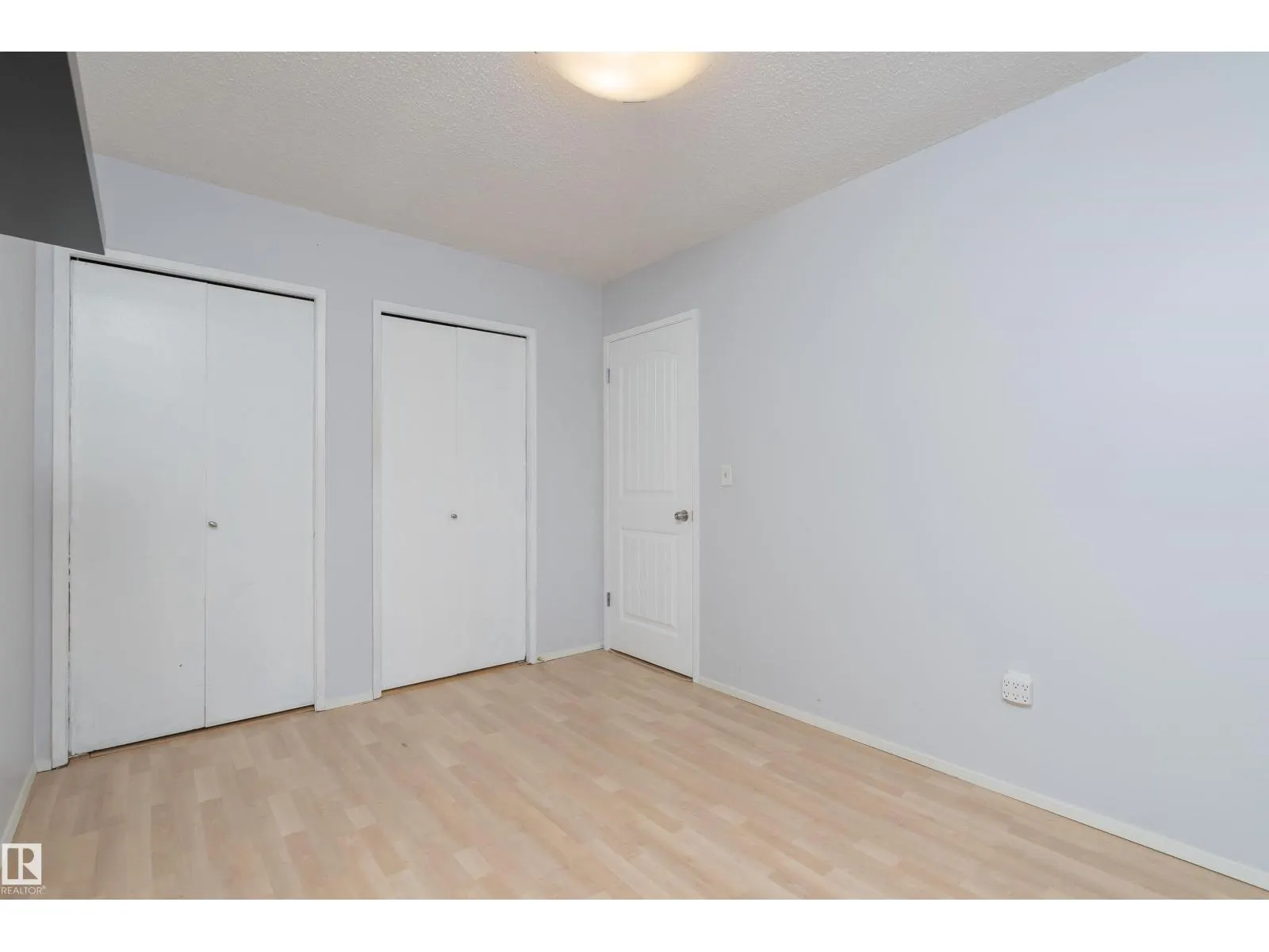 11125 19 AV NW