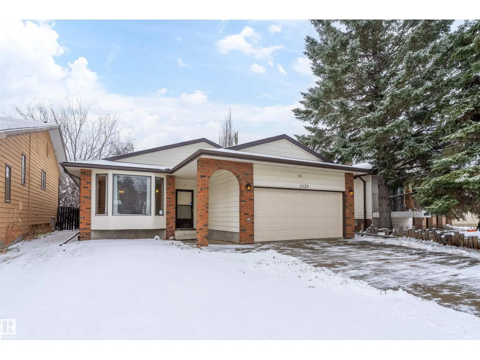 11125 19 AV NW