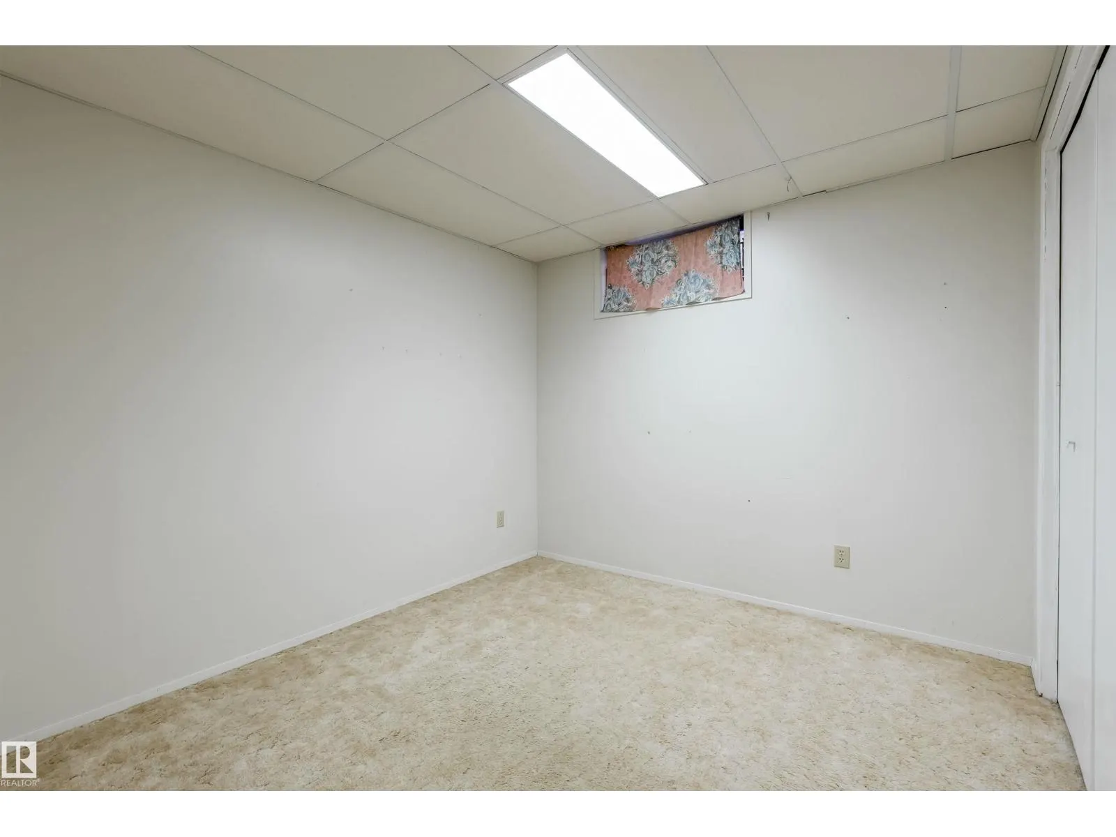 11125 19 AV NW