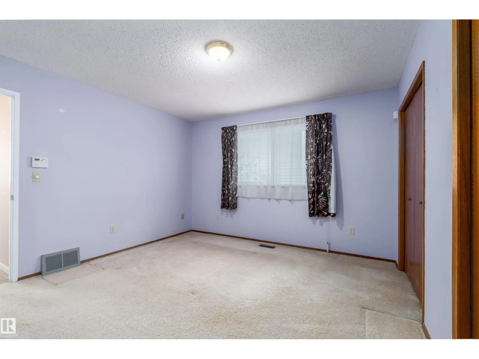 11125 19 AV NW