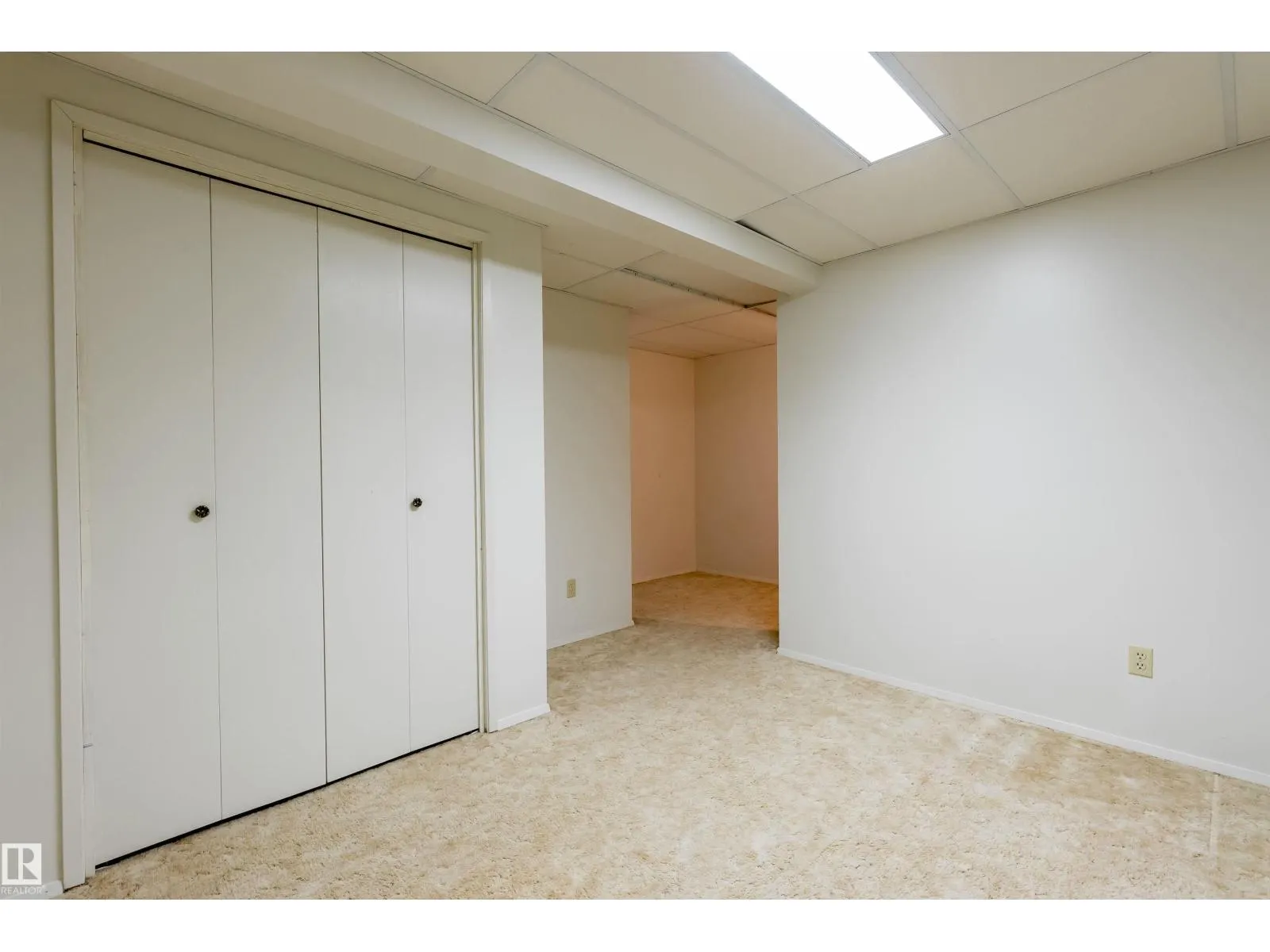 11125 19 AV NW