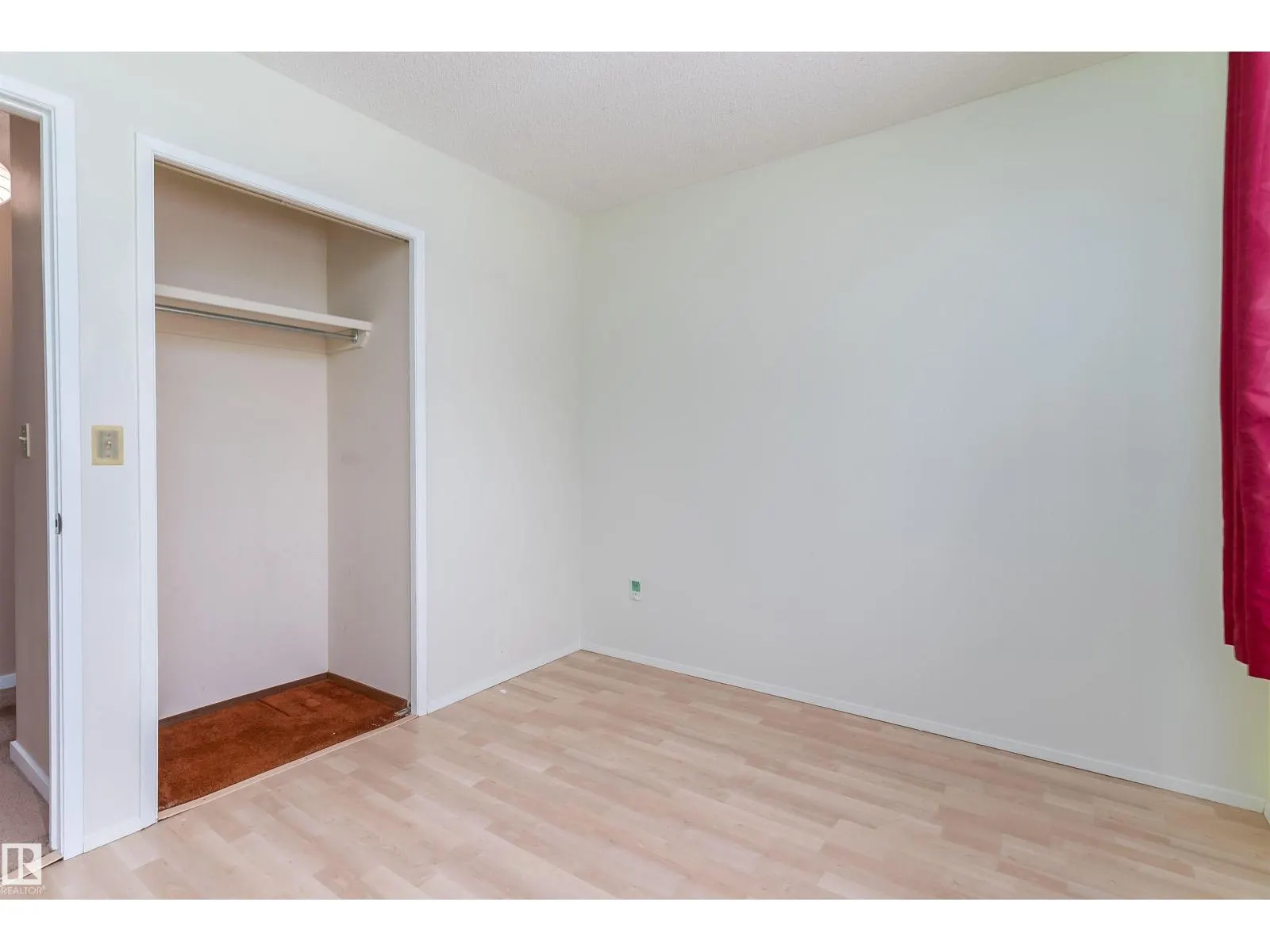 11125 19 AV NW