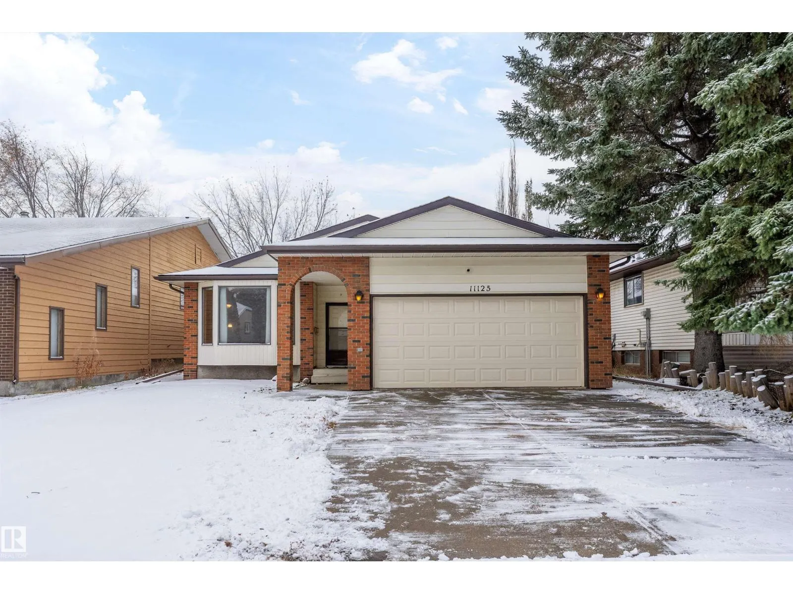 11125 19 AV NW