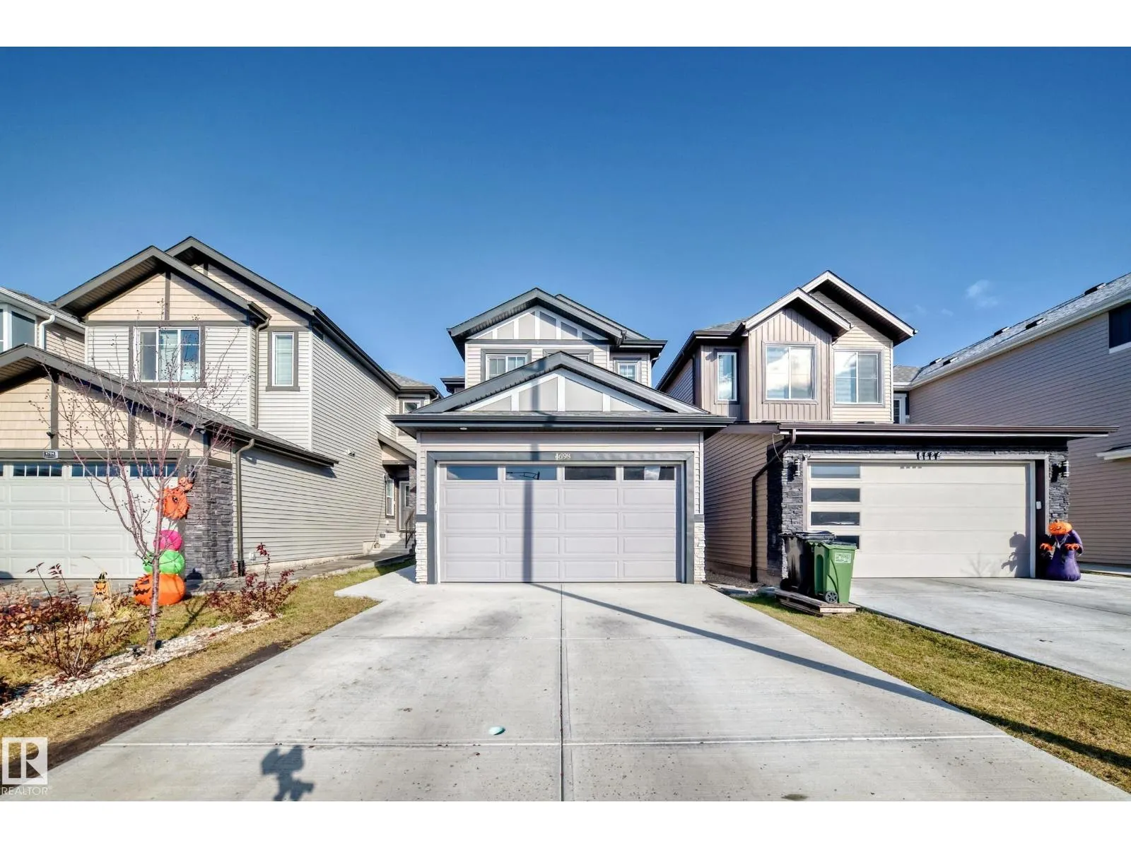 4698 177 AV NW