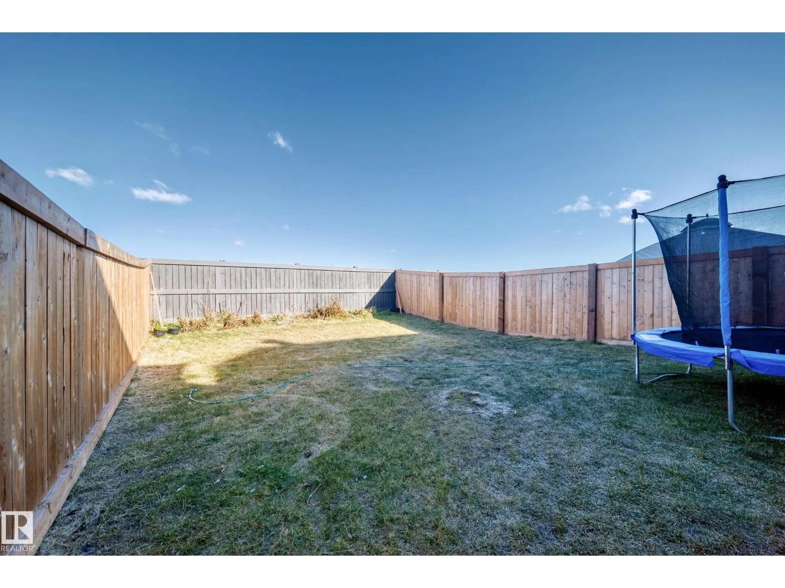 4698 177 AV NW