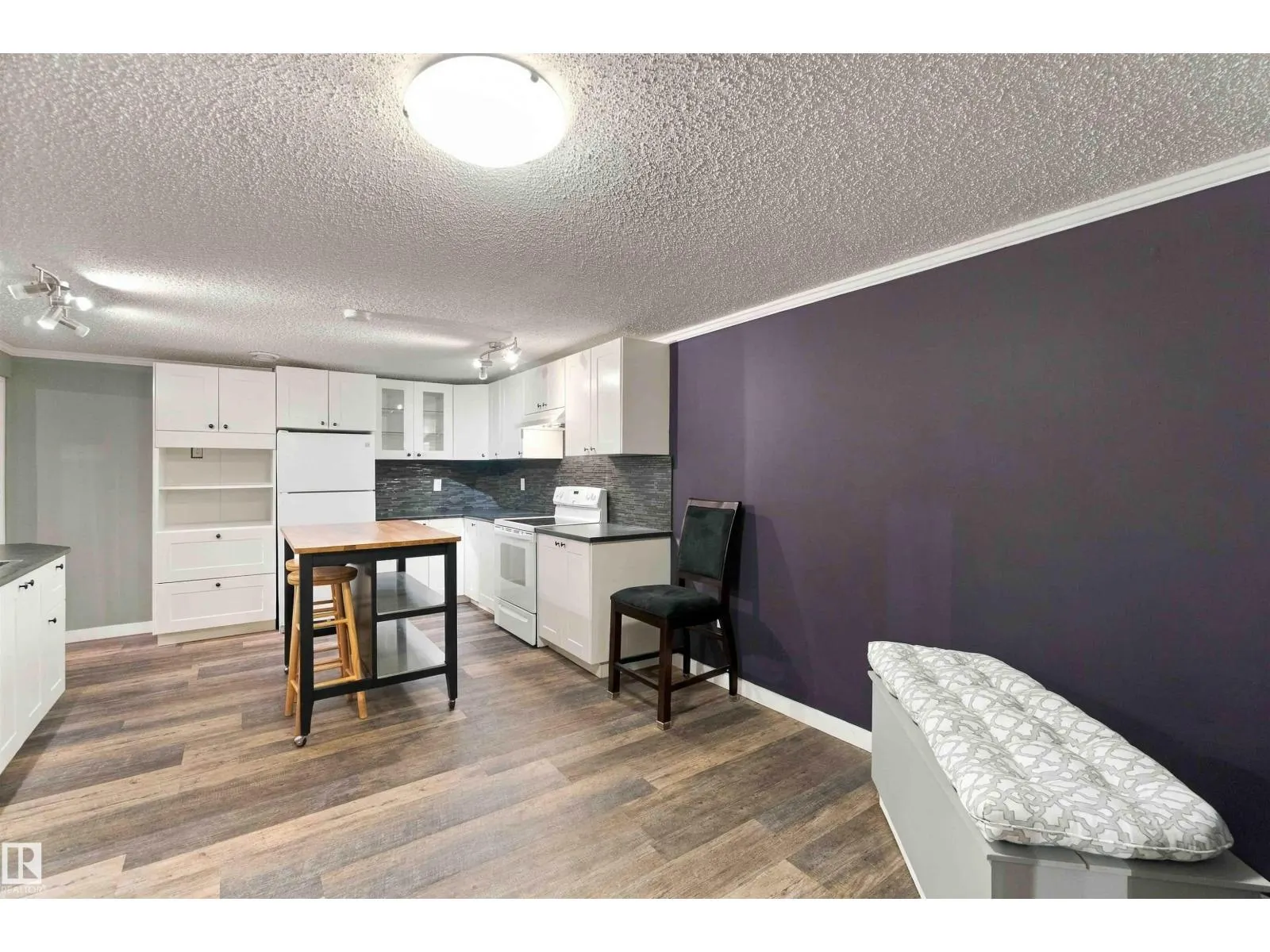 59 ROSEWOOD DR