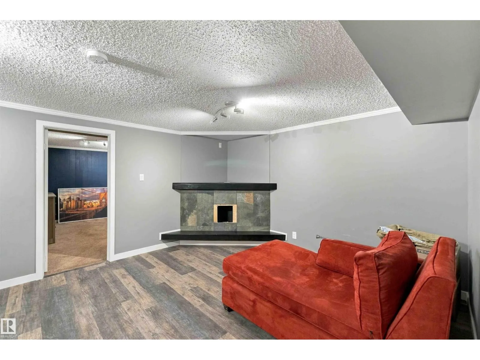 59 ROSEWOOD DR