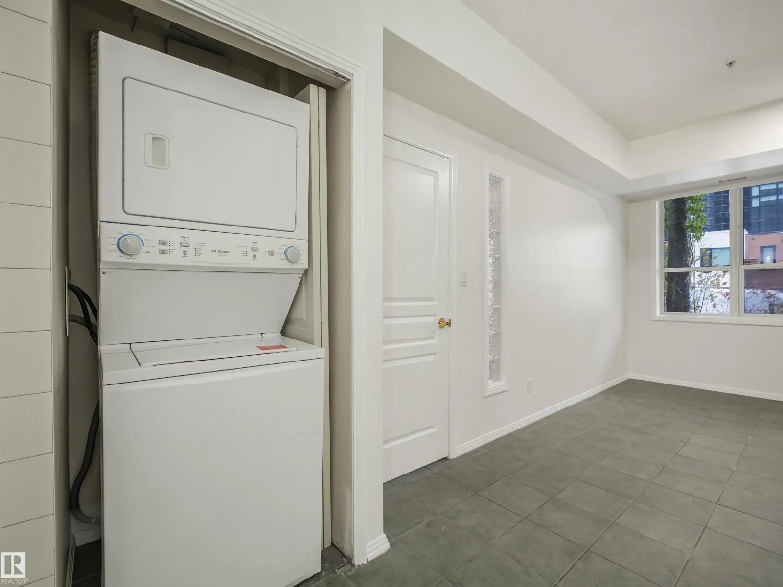 #121 10023 110 ST NW