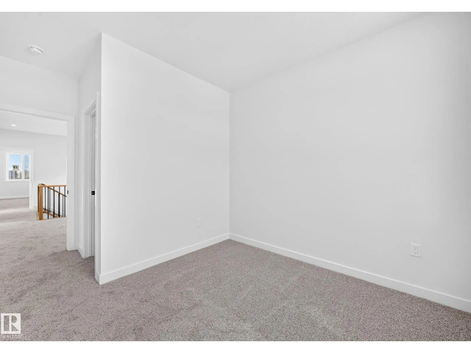 17 TILIA PL