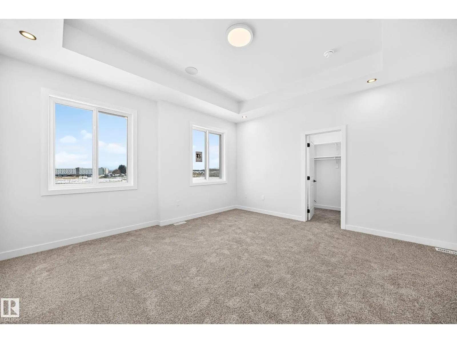 17 TILIA PL