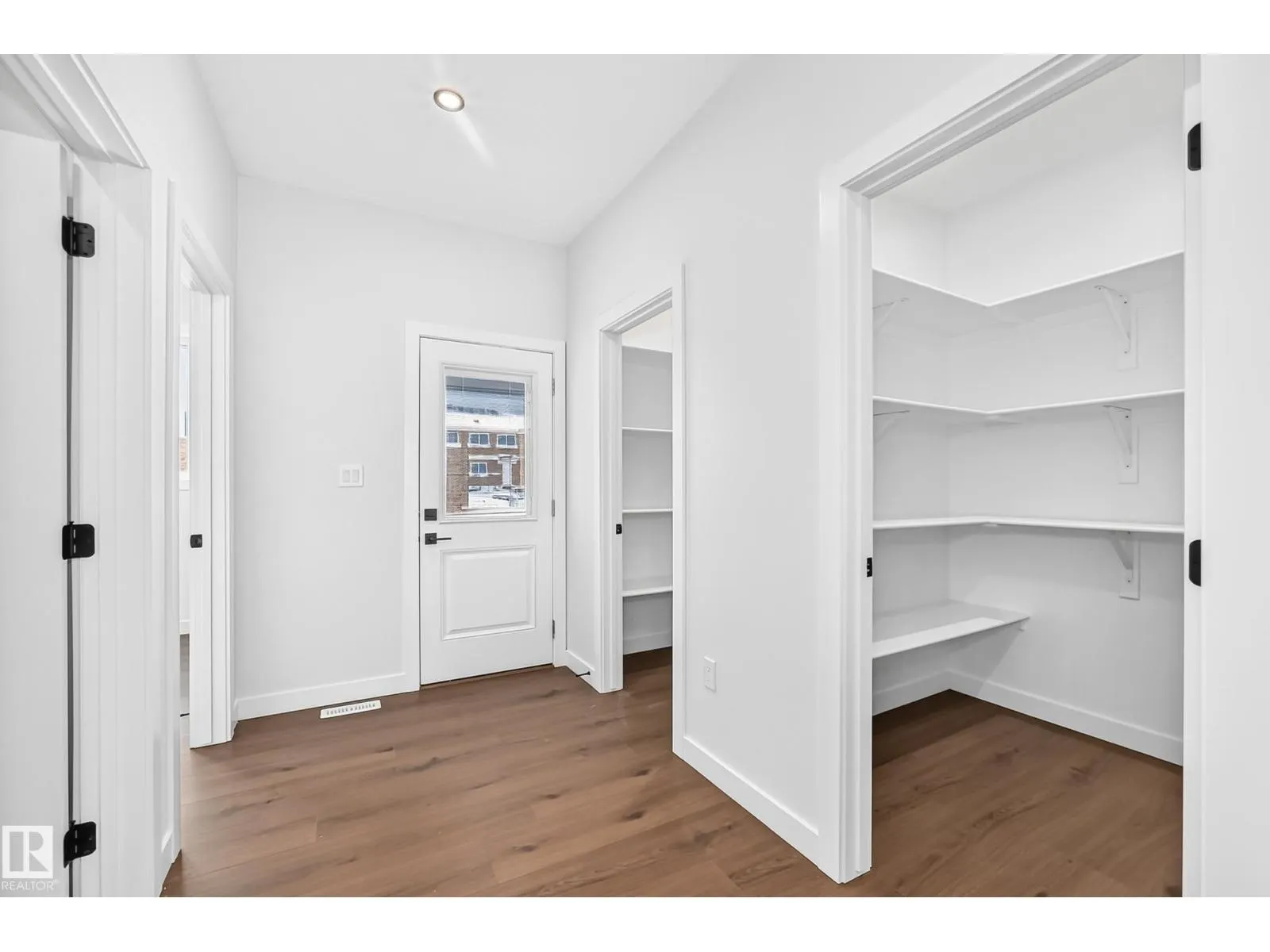 17 TILIA PL
