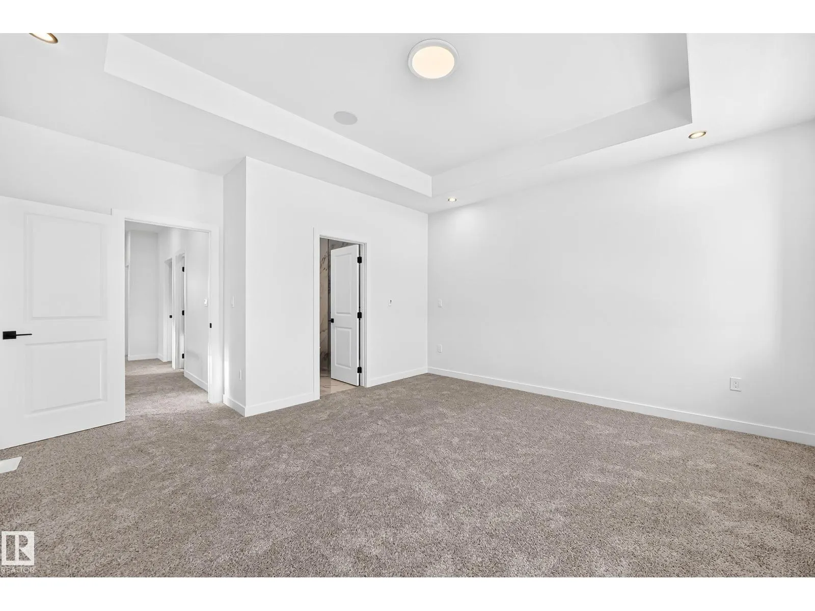 17 TILIA PL