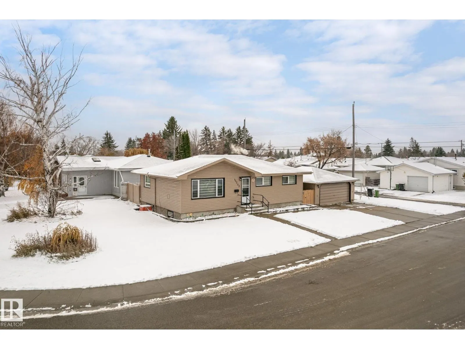 11203 136 AV NW