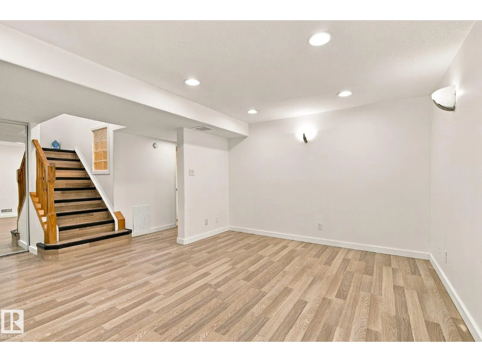 11203 136 AV NW
