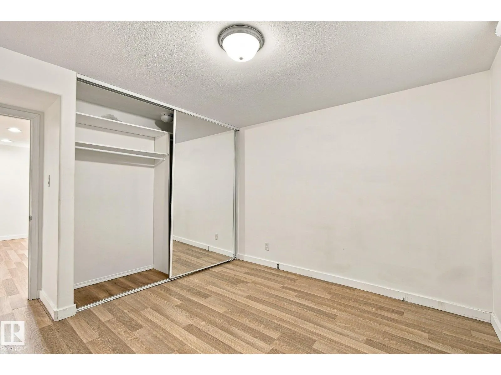 11203 136 AV NW
