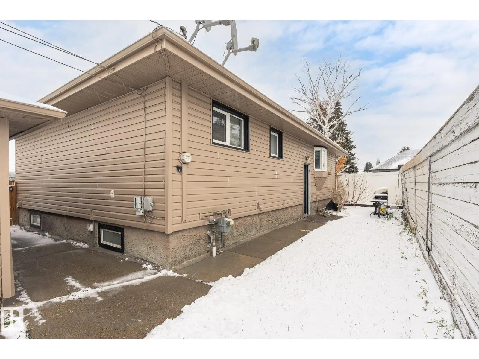 11203 136 AV NW