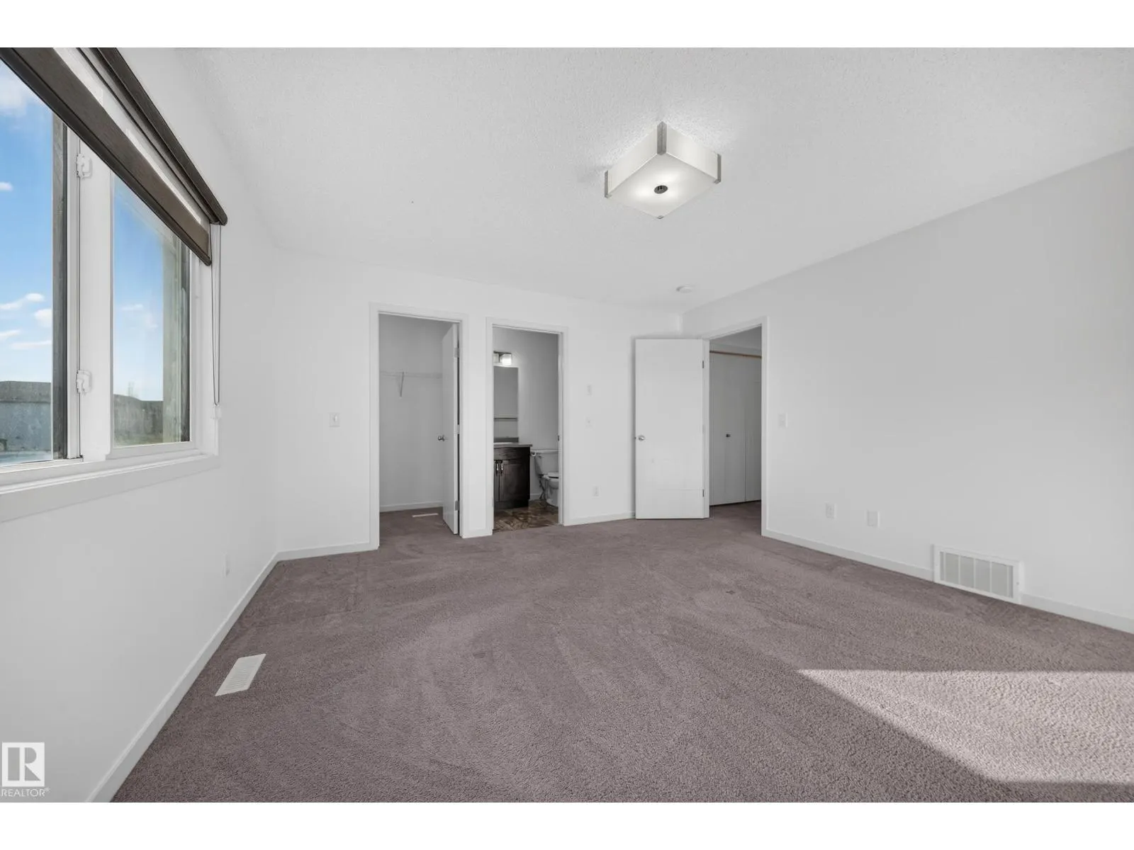 1403 26 AVE NW