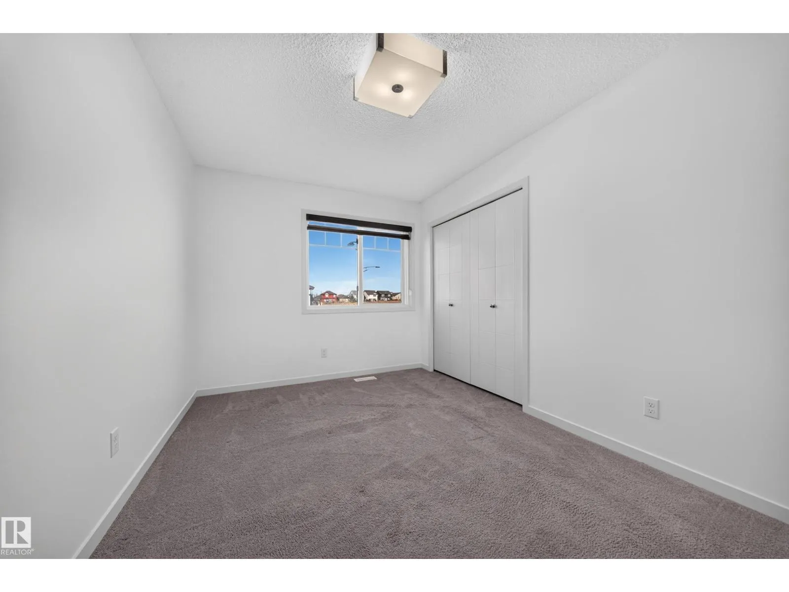 1403 26 AVE NW