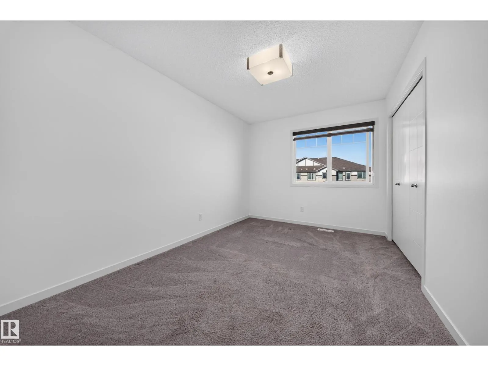 1403 26 AVE NW