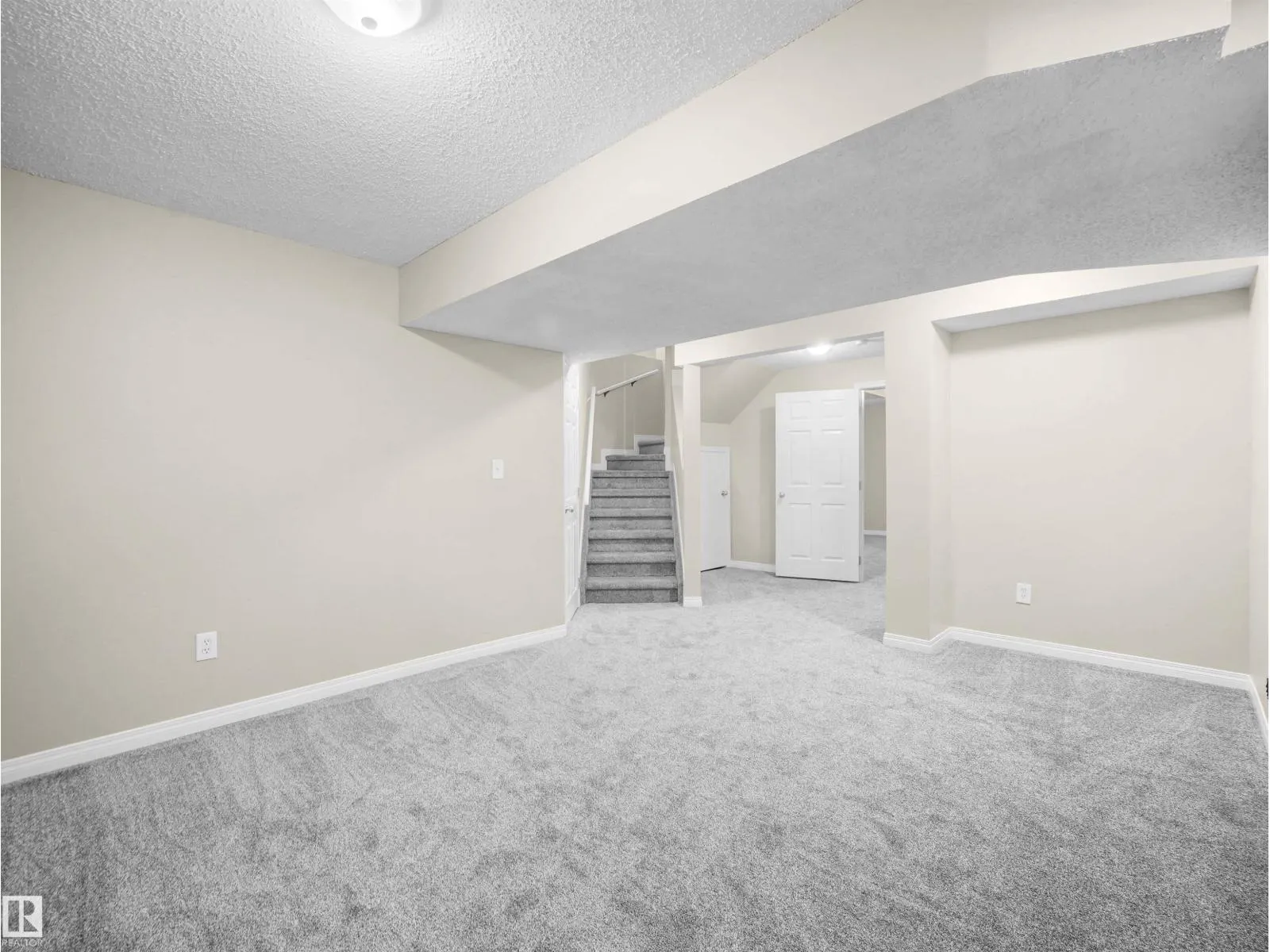 2816 25 ST NW
