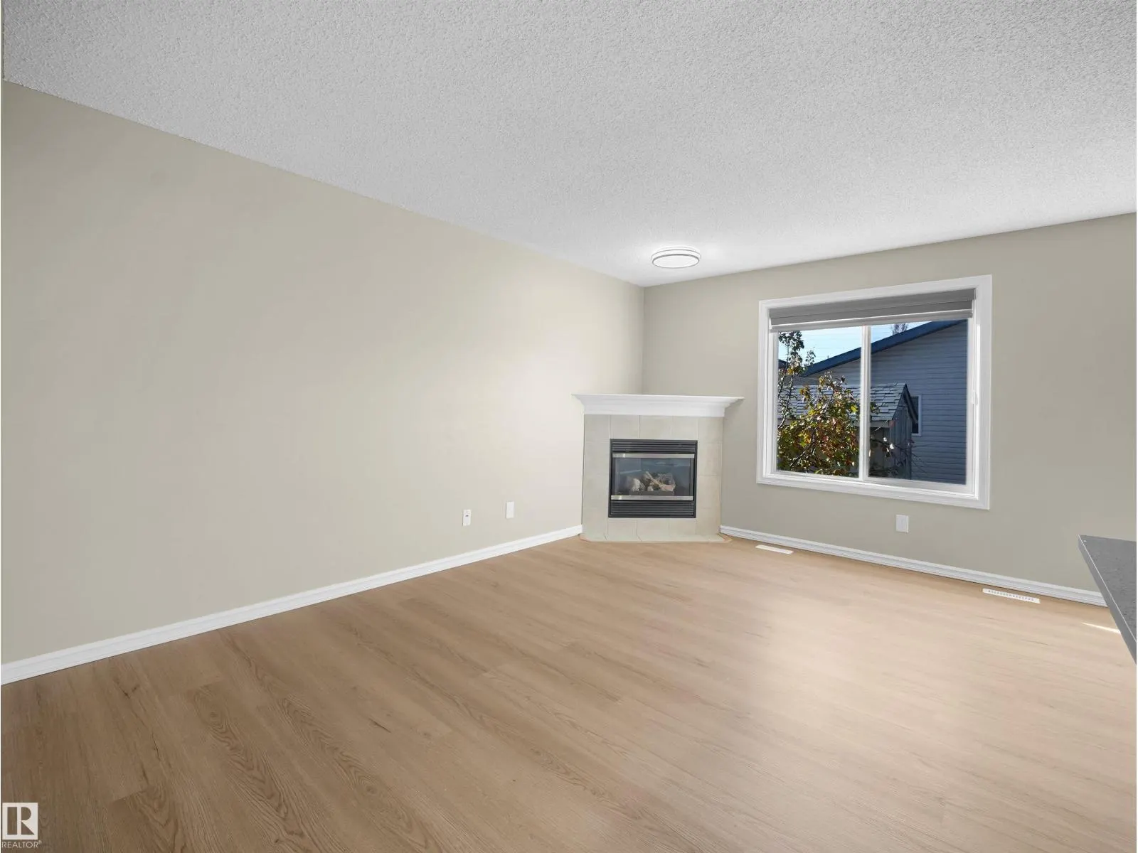 2816 25 ST NW