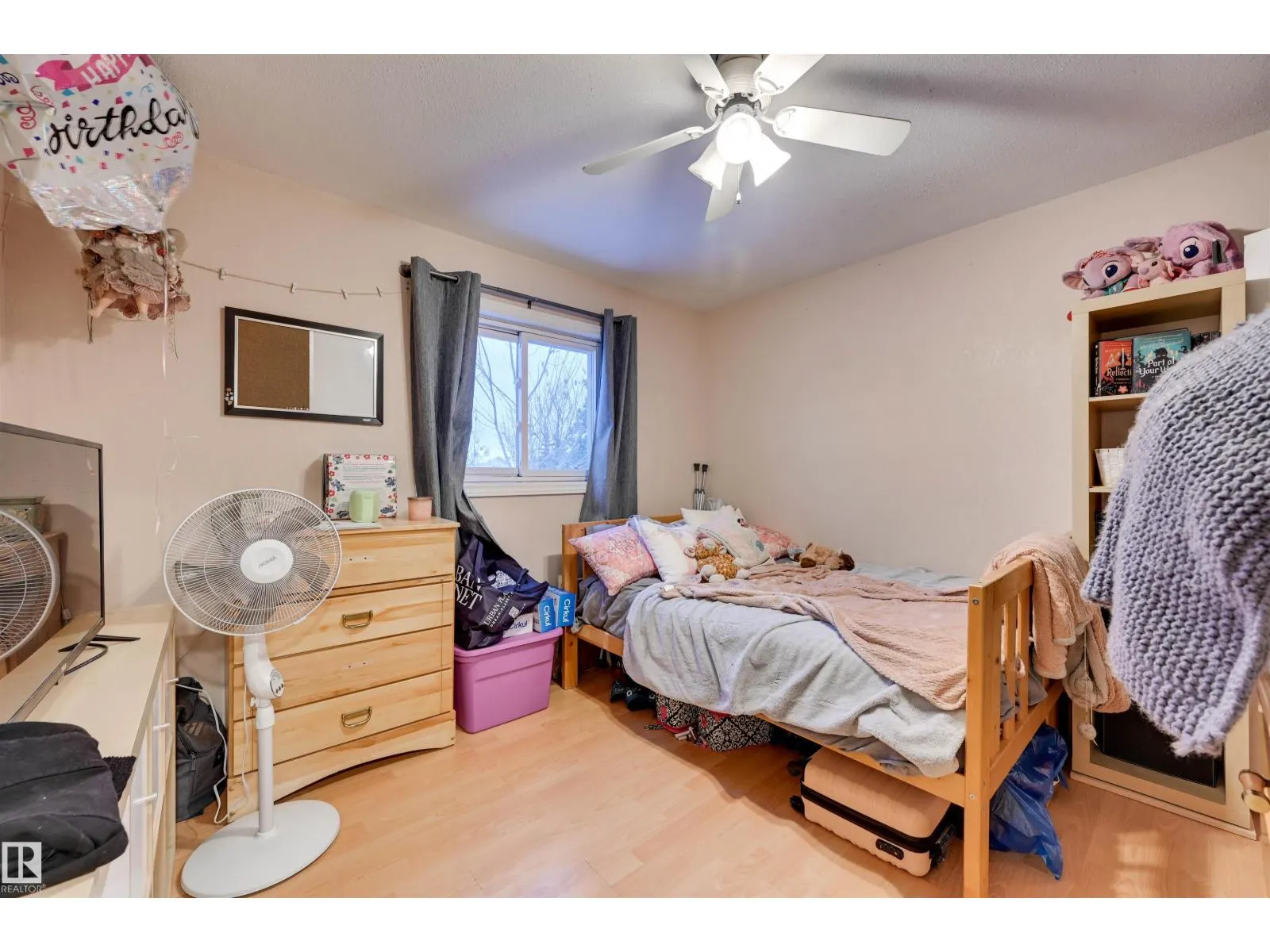 3929 25 AV NW